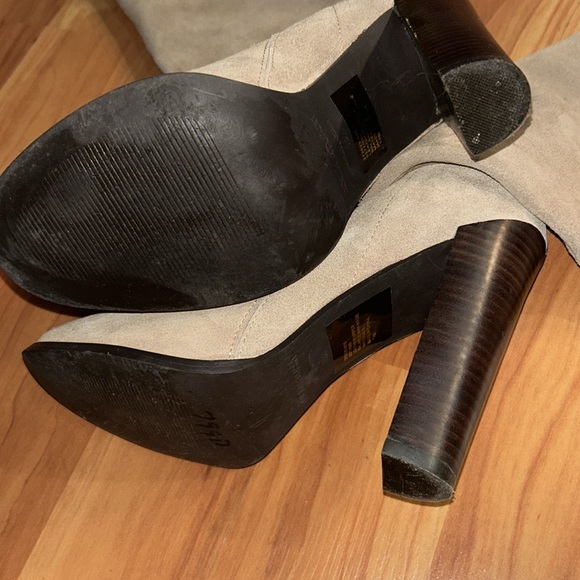 Colin Stuart Slouch Heeled Boots - Picture 5 of 14